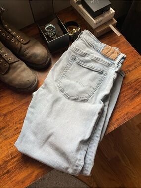 American Eagle Light Wash Men's Slim Fit Jeans
